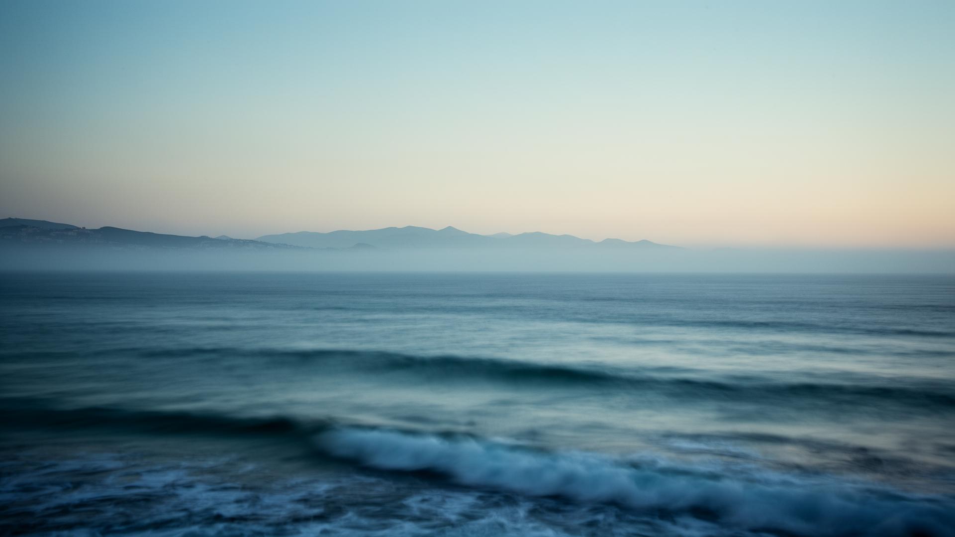 Mar Cantábrico al amanecer